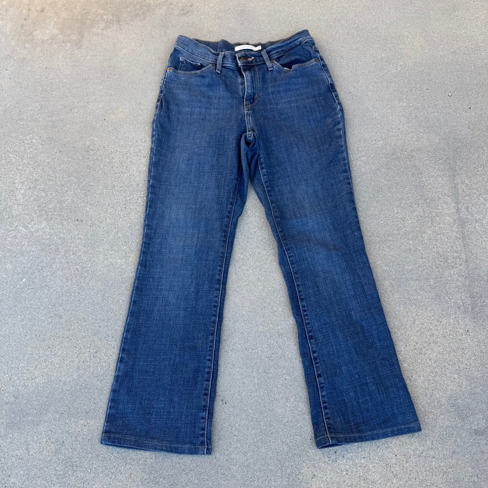 Levi's Classic‎ Bootcut Jeans Women 26 Medium Wash Blue Denim Mid Rise Flare